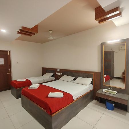 Hotel Picnic Велангани Екстериор снимка